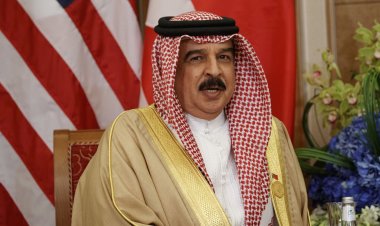 ملك البحرين والرئيس الفلسطيني يبحثان هاتفيًا تطورات العدوان الإسرائيلي