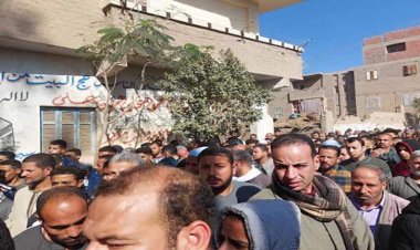 تشييع جثمان «شهاب» فارق حياته قبل زفافه بأيام داخل قاعة مناسبات بسوهاج