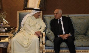 محافظ الجيزة يقدم واجب العزاء فى وفاة أمير الكويت الراحل