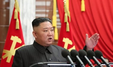 عاجل.. زعيم كوريا الشمالية يشرف على تجربة إطلاق صاروخ باليستي عابر للقارات