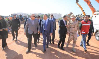 محافظ سوهاج يتفقد اصطفاف معدات الطوارئ ومحطات مياه الشرب والصرف الصحي