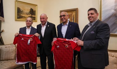 بعثة الأهلي تلبي دعوة القنصل المصري في جدة