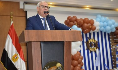 محافظ بورسعيد يلتقي القيادات العسكرية ويهنىء أبناء المحافظة بالذكرى الـ 67 لانتصار المقاومة الشعبية