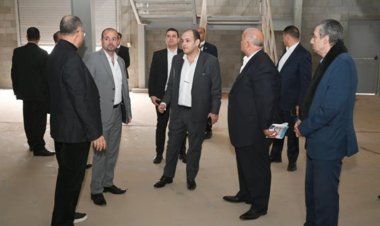 وزير التجارة والصناعة يقوم بجولة تفقدية لمنطقة الـ100 مصنع