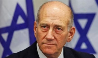 رئيس وزراء الاحتلال السابق: يجب وقف إطلاق النار في غزة فورًا والتخلص من نتنياهو