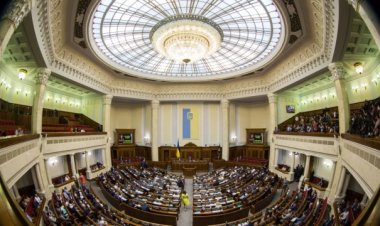 لتهدئة الأعصاب المتوترة..  البرلمان الأوكراني يوافق على تقنين الحشيش  بسبب الحرب