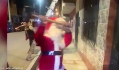 شرطي بزي سانتا كلوز يقود عملية ناجحة ضد تجار المخدرات في شمال ليما