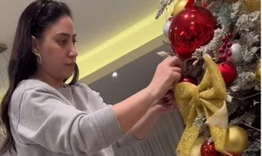 «بوسي» تزين شجرة الكريسماس استعدادًا لرأس السنة.. فيديو