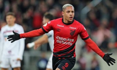 الصفقة المنتظرة.. موعد وصول «فيتور روكي» إلى برشلونة