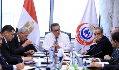 وزير الصحة يترأس اجتماع لجنة أولويات استيراد الأدوية والمستلزمات الطبية