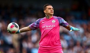 إيدرسون يحصد جائزة أفضل حارس في العالم