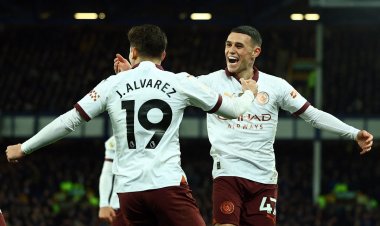 في غياب هالاند.. مانشستر سيتي يحول تأخره لفوز كبير على إيفرتون