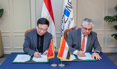 باستثمارات 50 مليون دولار اقتصادية قناة السويس توقع عقد مشروع شركة هينيواى الصينية في منطقة القنطرة غرب الصناعية