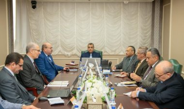 وزير الدولة للإنتاج الحربي يناقش المشاريع البحثية الجديدة مع رؤساء الشركات التابعة