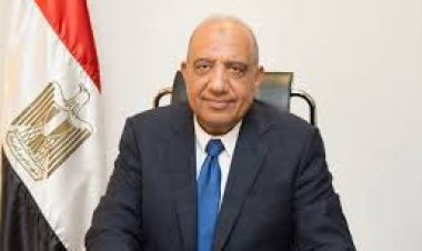 وزير قطاع الأعمال: بدء تحديث وتطوير خطوط إنتاج الدواء