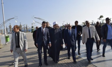 "جمعة" و"شوقي" يشيدان بتطوير الممشى السياحي: المنطقة أصبحت وجهة حضارية لمدينة بورسعيد
