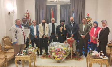 وفد حزب ”المصريين“ بالبحر الأحمر يزور كنيسة الأنبا شنودة لتهنئة الأخوة الأقباط بعيد الميلاد