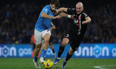 نابولي يتعادل سلبيًا مع مونزا في الدوري الإيطالي