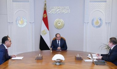 الرئيس السيسي يجتمع مع رئيس مجلس الوزراء  ومحافظ البنك المركزي