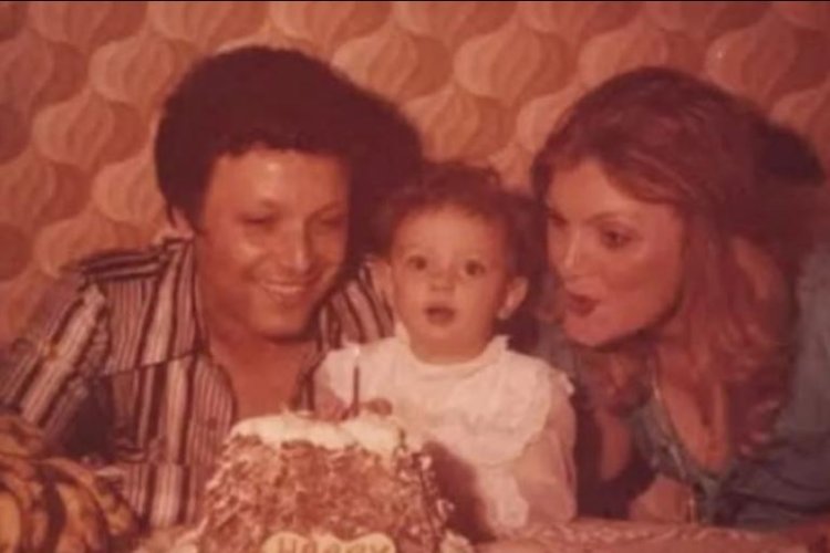 «كنا عاملين زي روميو وجوليت».. علاقة أشرف عبدالغفور بزوجته ملكة الجمال «شمعة»