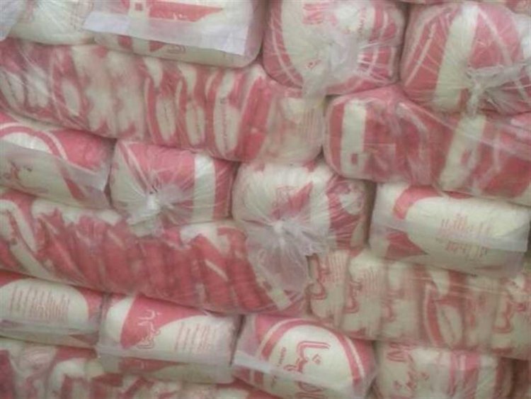 ضبط مالك مصنع بحوزته 6 طن سكر مجهول المصدر بالسيدة زينب