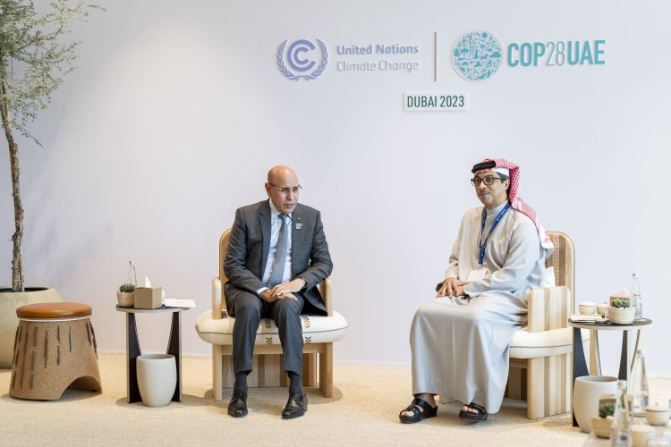 منصور بن زايد يبحث مع الرئيس الموريتاني تعزيز العلاقات الثنائية على هامش «COP28»