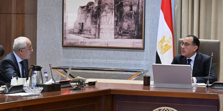 رئيس الوزراء يبحث مع وزير التعليم آليات زيادة التعاون مع القطاع الخاص