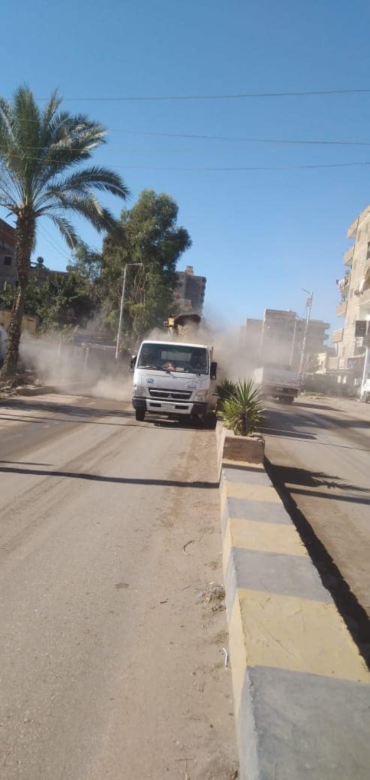 محافظ كفرالشيخ يتابع حملات النظافة وتطهير شبكات صفايات الأمطار والصرف الصحى ورفع الإشغالات