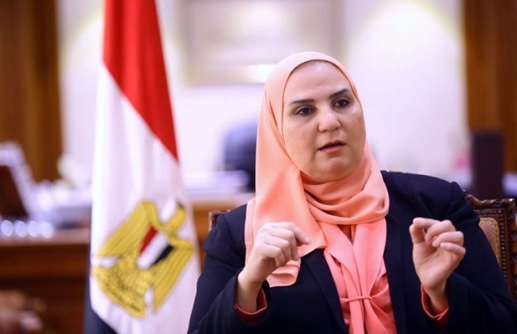 وزيرة التضامن توجه بصرف 50 ألف جنيه لأسرة كل متوفي بحادث الطريق الصحراوي في المنيا