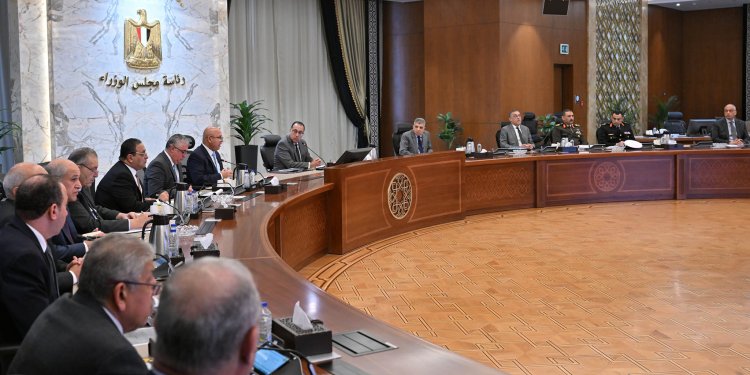رئيس الوزراء يتابع الأمور المتعلقة بالموانئ المصرية