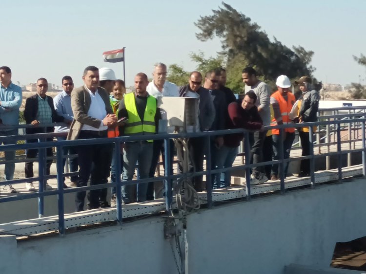 وزير الإسكان يتابع سير عمل منظومة مياه الشرب والصرف وترفيق الأراضي في بني سويف الجديدة