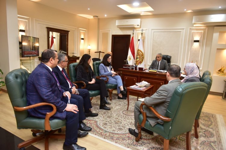 وزير العمل يلتقي وفدا من مؤسسة فريدريش ايبرت الألمانية بالقاهرة