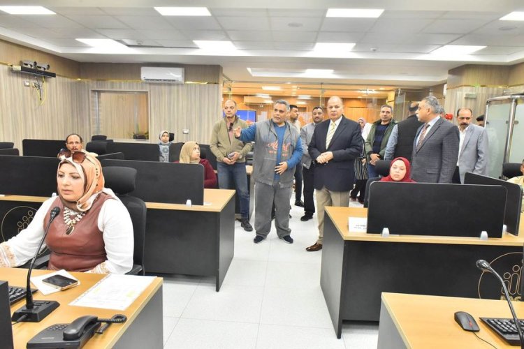 محافظ أسيوط يتفقد الاستعدادات النهائية بمركز السيطرة الموحد للانتخابات الرئاسية 2024
