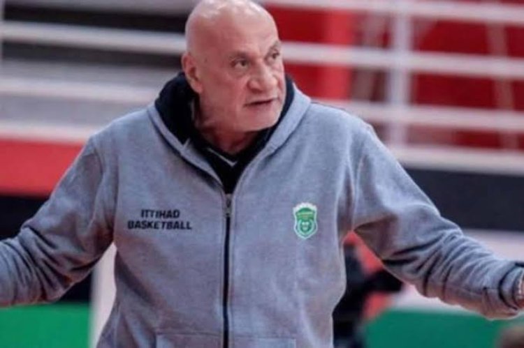 الزمالك يوجه الشكر إلى مدرب فريق السلة
