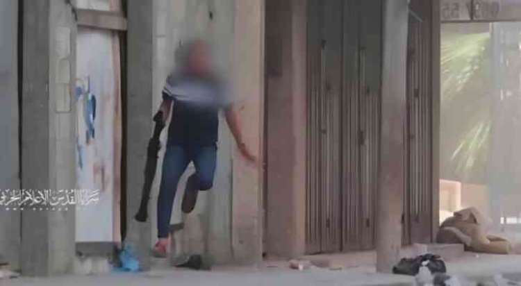 #ولعت.. هاشتاج يهز السوشيال ميديا بعد رقص مقاتل فلسطيني فرحًا بتفجير دبابة إسرائيلية (فيديو)