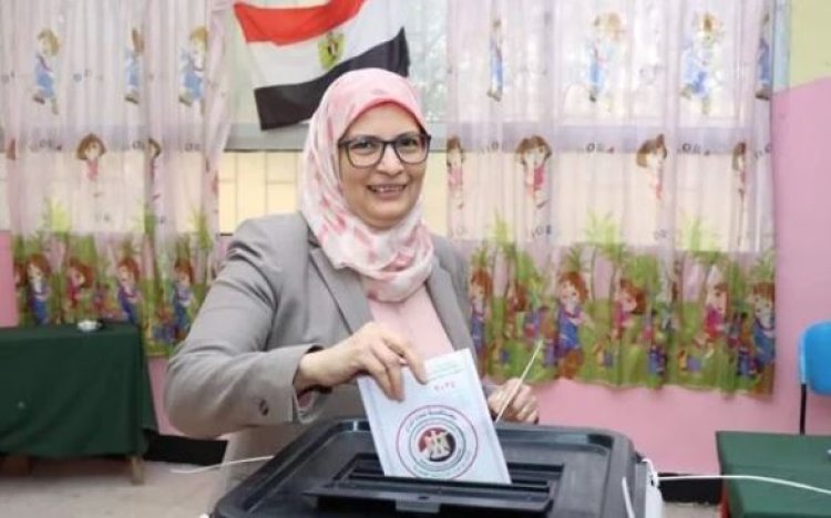 رئيس هيئة التنمية الصناعية تدلي بصوتها في الانتخابات الرئاسية