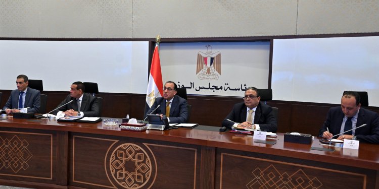 رئيس الوزراء يؤكد أهمية مواصلة الجهود لتوفير الخدمات المختلفة بالانتخابات الرئاسية