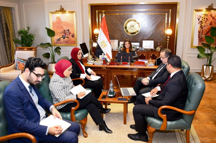 وزيرة الهجرة تبحث مع شركات تأمين الأمان الفرنسية التسجيل للعمل والاستثمار في مصر