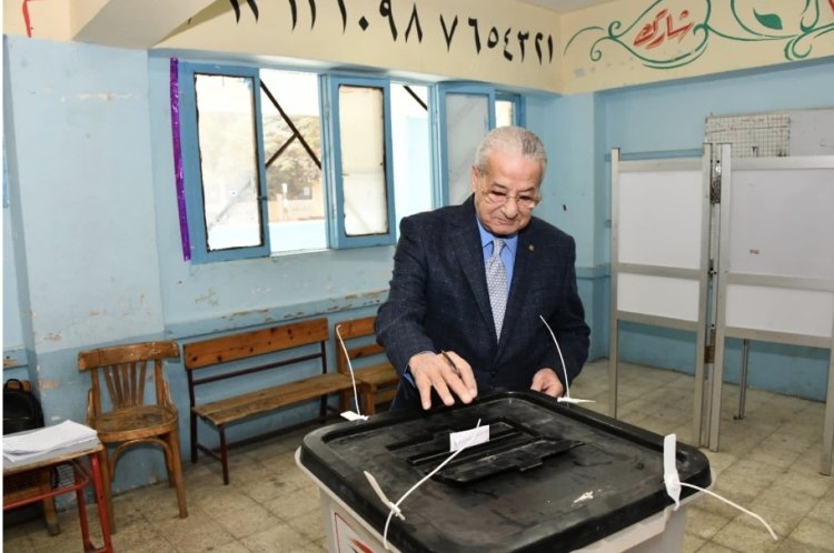 رئيس شركة المقاولون العرب يدلي بصوته في الإنتخابات الرئاسية