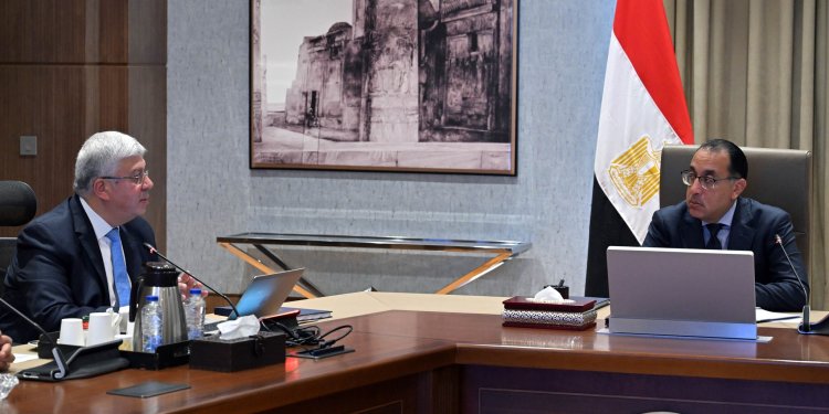 وزير التعليم العالي يستعرض نسب ومعدلات التطور في أعداد الطلاب الوافدين