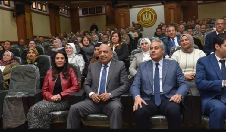 وزيرا قطاع الأعمال والعمل يشهدان ختام الدورة التدريبية الأولى للعاملين بالشركات التابعة