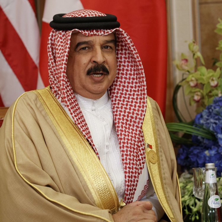 ملك البحرين يلتقي وزير الدفاع الأمريكي