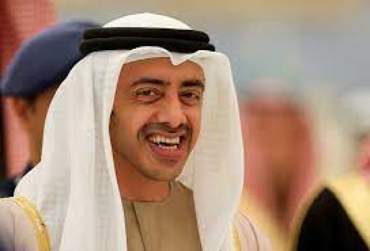 وزير الخارجية الإماراتي يلتقي أمين سر اللجنة التنفيذية لمنظمة التحرير الفلسطينية