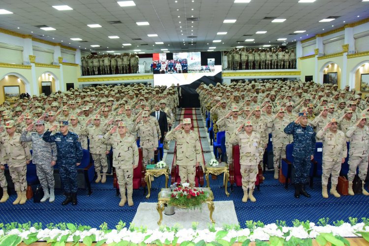 القائد العام للقوات المسلحة يشهد المرحلة الرئيسية لمشروع مراكز القيادة التعبوي