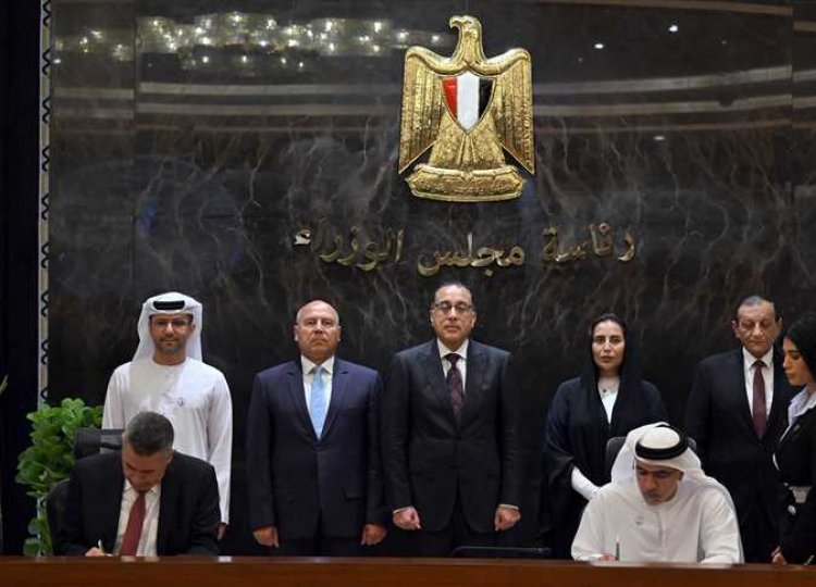 توقيع عقد يمنح «أبو ظبي للموانئ» إدارة وتشغيل محطة متعددة الأغراض بميناء سفاجا لـ30 عامًا