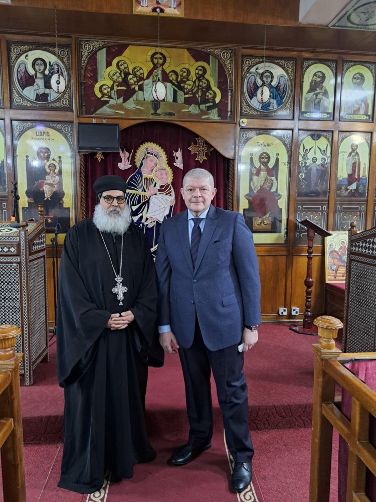 السفير المصري في بغداد يلتقى رئيس طائفة الأقباط الأرثوذكس بالعراق