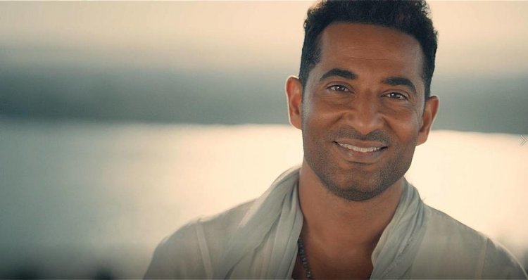 عمرو سعد: بحاول أقنع «أحمد سعد» بتقديم عمل سينمائي.. وهو «أخف دم»