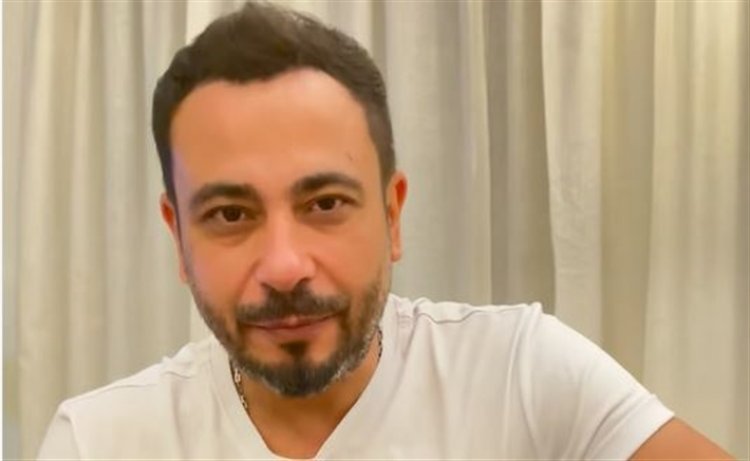 محمد نجاتي يتجاهل أنباء ضبطه بفيديو من كواليس «صيد العقارب»