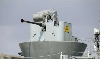 اقتراب مدمرة إيرانية من البحر الأحمر لتستقر في مضيق باب المندب