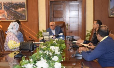 محافظ بورسعيد يلتقي مدير مديرية التضامن استعدادًا لمسابقة اختيار «الأم المثالية» لعام 2024